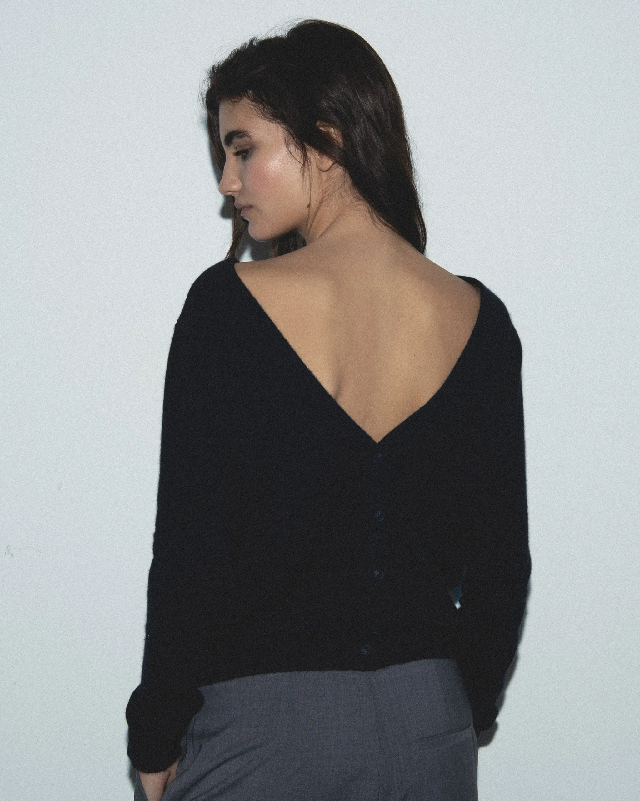 pull_col_rond_dos_nu__boutons_1.webp Pull Col Rond Dos Nu à Boutons^FROM FUTURE Sale