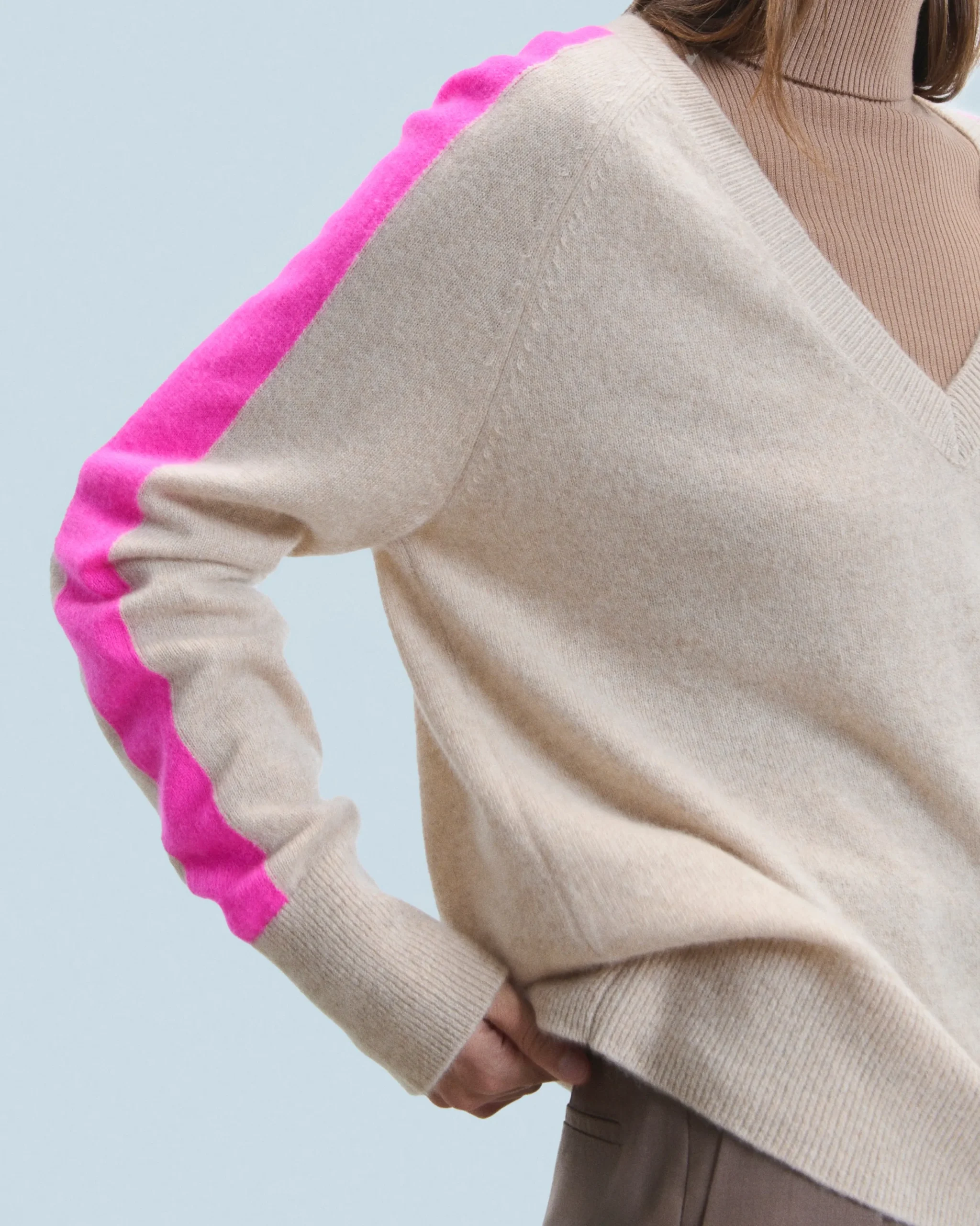 pull_col_v_oversize_bandes_bicolore_lger_1-2.webp Pull Col V Oversize Bandes Bicolore Léger^FROM FUTURE Store