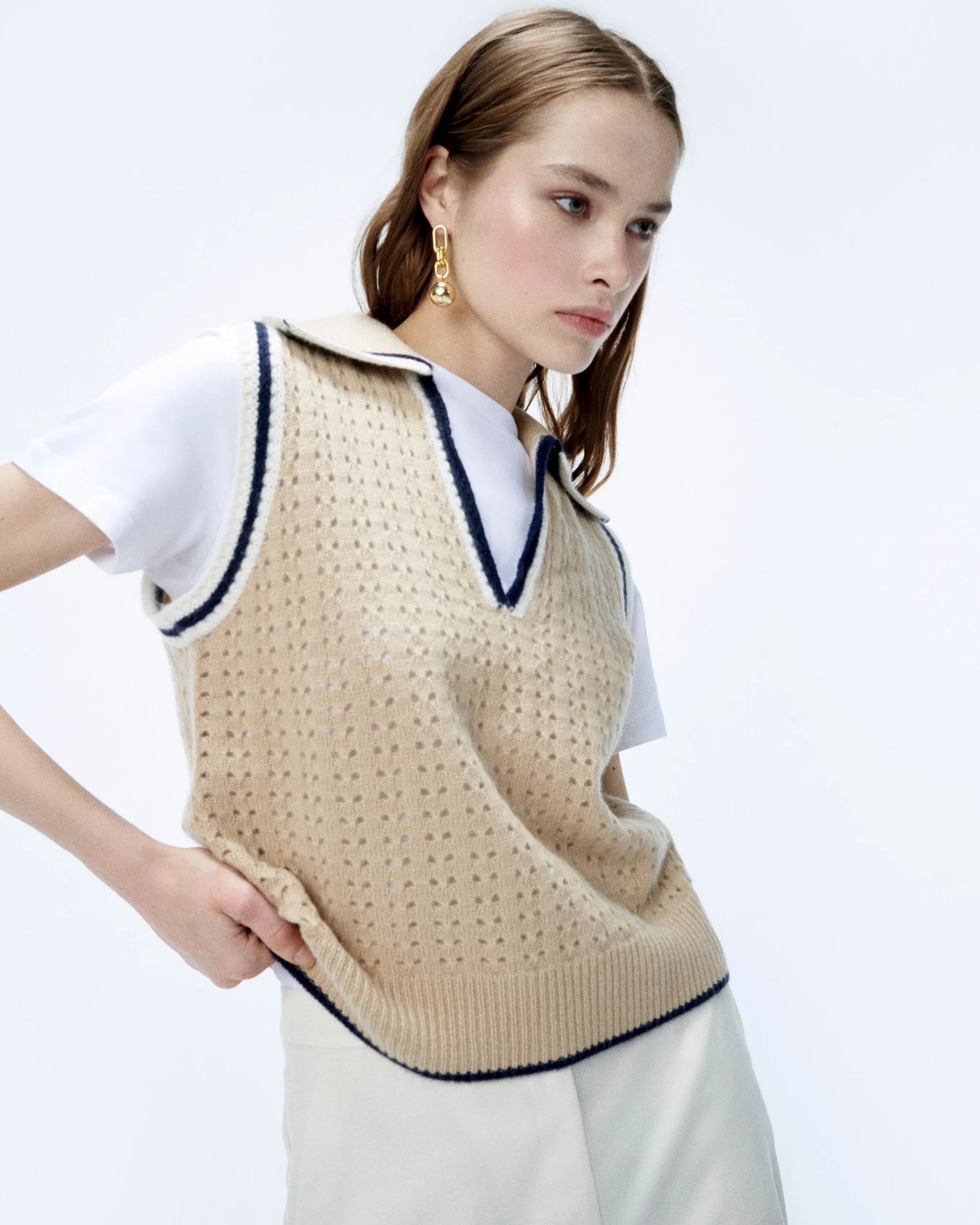 pull_sans_manche_tricot_ajour_2.webp Pull Sans Manche Tricot Ajouré^FROM FUTURE Shop